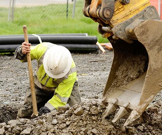 Земляные работы в Первоуральске и  Свердловской области